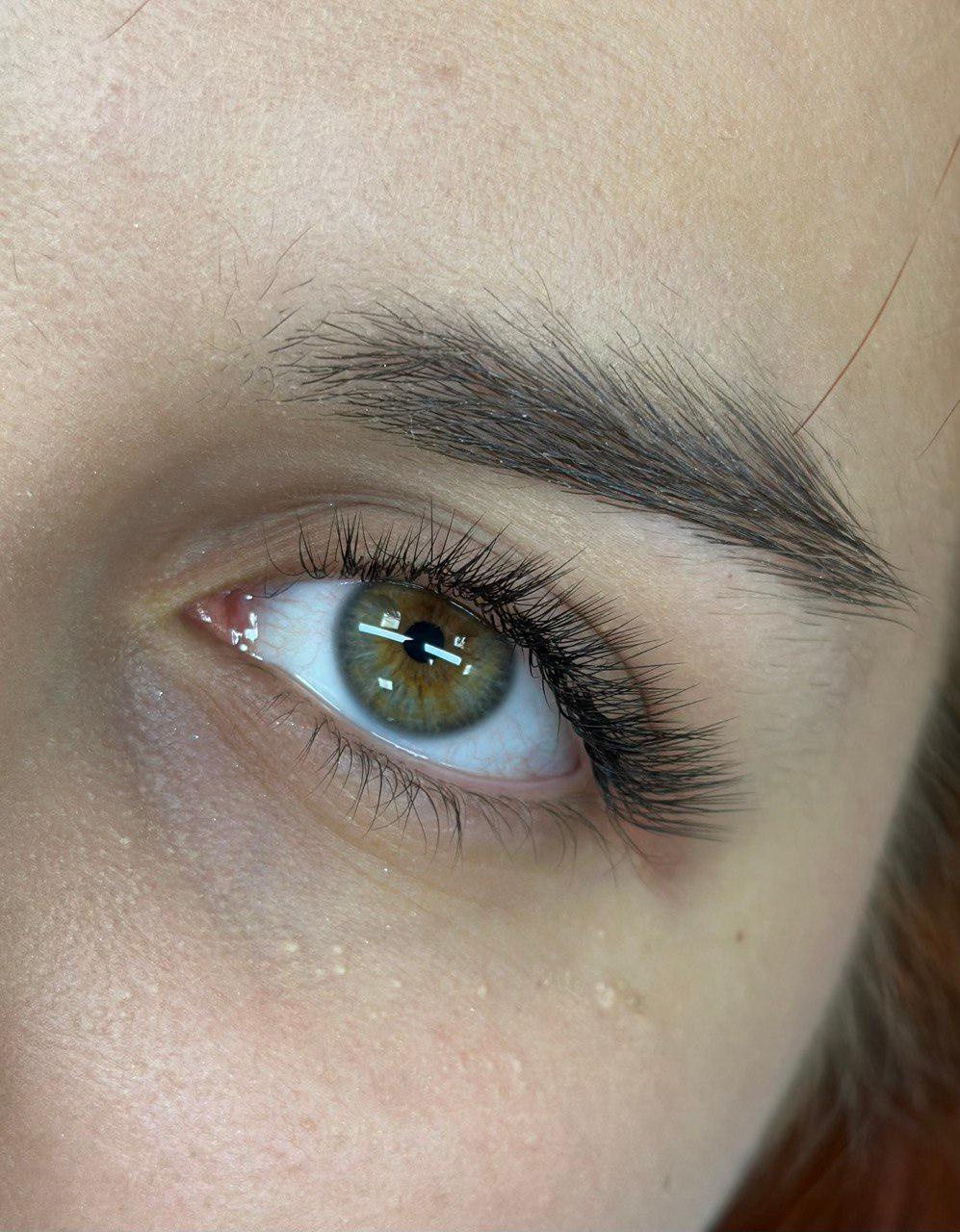 Евгения - мастер по наращиванию ресниц/Бровист